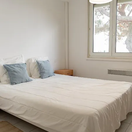 B4 Les Pieds Dans L'eau