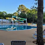 B4 Les Pieds Dans L'eau * أنديرنو لي بان