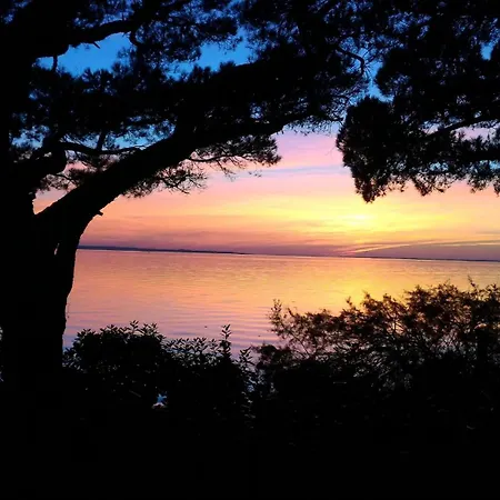 B4 Les Pieds Dans L'eau * Andernos-les-Bains